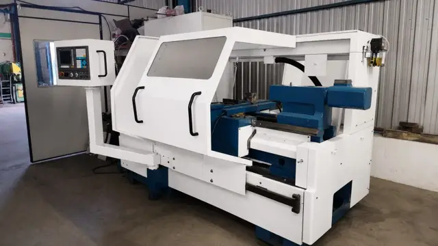 Torno CNC Romi ECN 40 usado, comando Mach 9, revisado pela FNF
